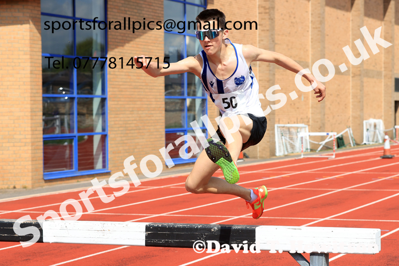 Steeplechase, 2026 Elswick Harriers Event, Wentworth, Hexham. Photo: David T. Hewitson/Sports for All Pics